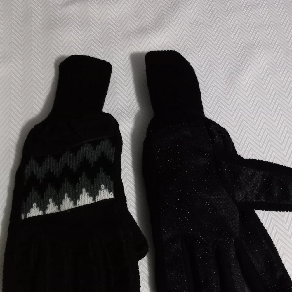 Black and Gray Winter Gloves Small Medium